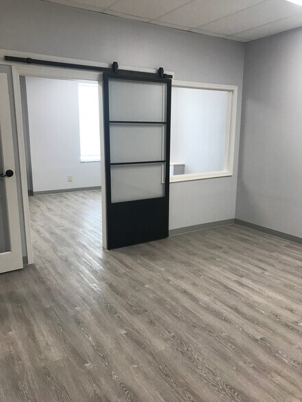 More Photos Of 34-38 Triangle Park Dr, Cincinnati Loft Creative Space For Lease