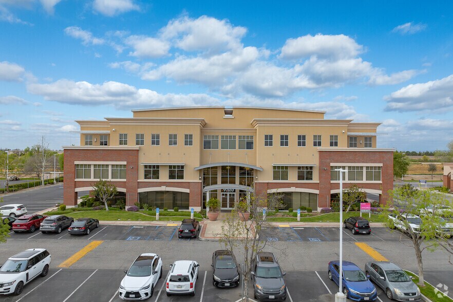 More Photos Of 9700 stockdale Hwy, Bakersfield Office For Lease