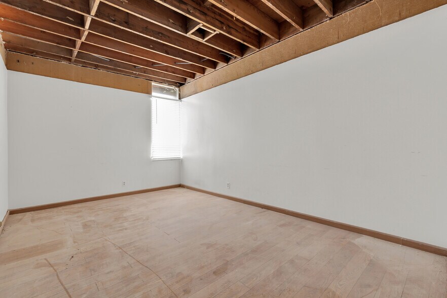 More Photos Of 2951-2953 Lincoln Blvd, Santa Monica Loft Creative Space For Sale