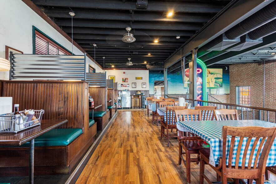 More Photos Of 20 Center St, Batavia Restaurant For Sale