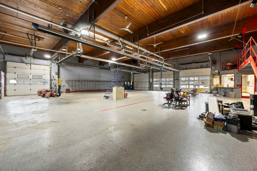 More Photos Of 27W530 High Lake Rd, Winfield General Retail For Sale