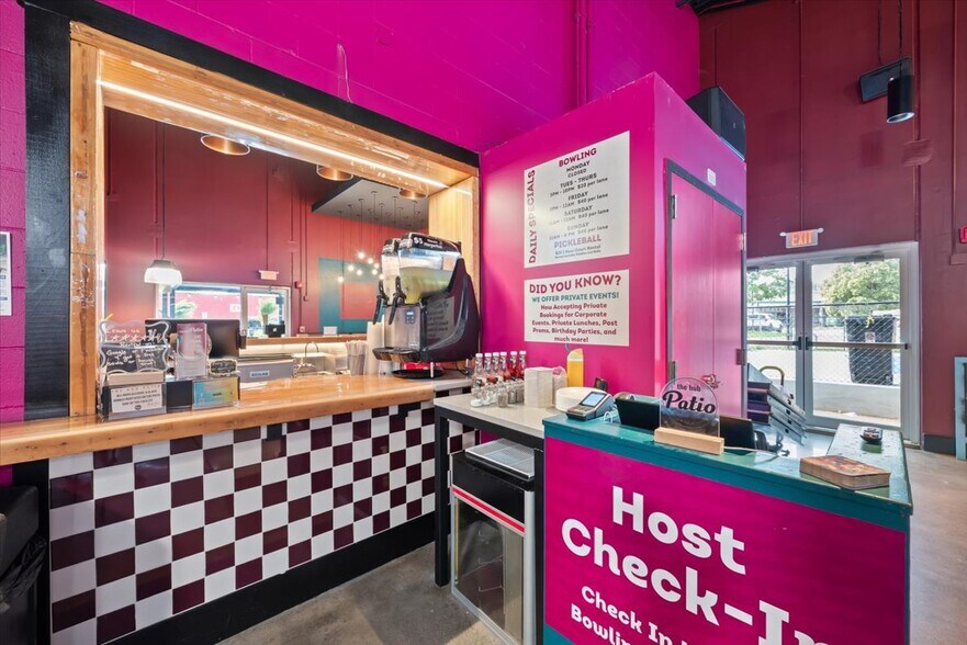 More Photos Of 7 S 4th St, Council Bluffs Health Club For Sale