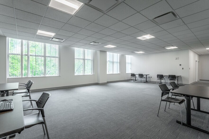 More Photos Of 811 Broad St, Chattanooga Medical For Lease