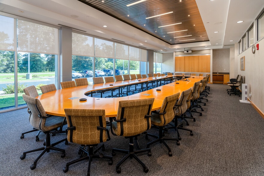 More Photos Of 5001 Meadowland Pky, Marion Office For Sale