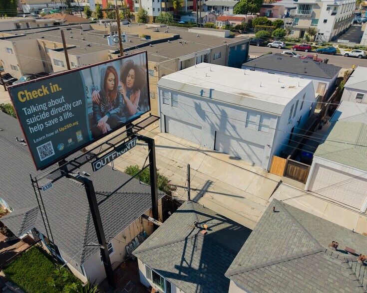 More Photos Of 1951 Hornblend St, San Diego Apartments For Sale