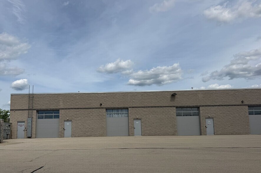 More Photos Of 13203 Globe Dr, Mount Pleasant Showroom For Lease