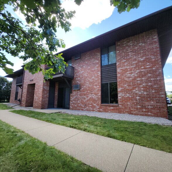 More Photos Of 2521 Honey Lou Ct, Appleton Apartments For Sale