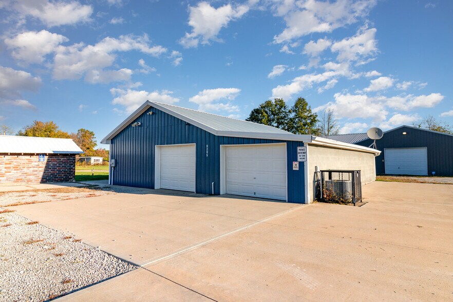 More Photos Of 8285 Tri County Hwy, Sardinia Flex For Sale