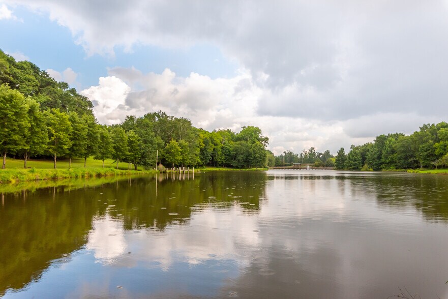 More Photos Of 565 Owens Gin Rd NE, Calhoun Lodge Meeting Hall For Sale