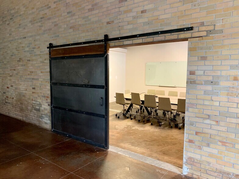 More Photos Of 2000 E 6th St, Austin Loft Creative Space For Lease