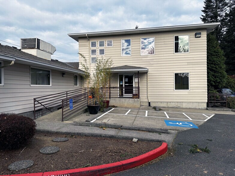 More Photos Of 4304-4322 SE 182nd Ave, Gresham Medical For Lease