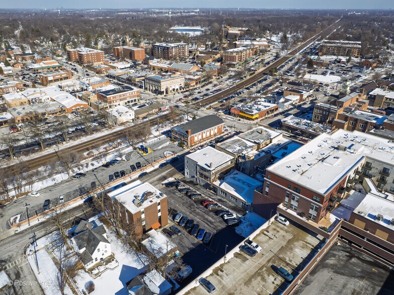 More Photos Of 501-503 Duane St, Glen Ellyn Apartments For Lease
