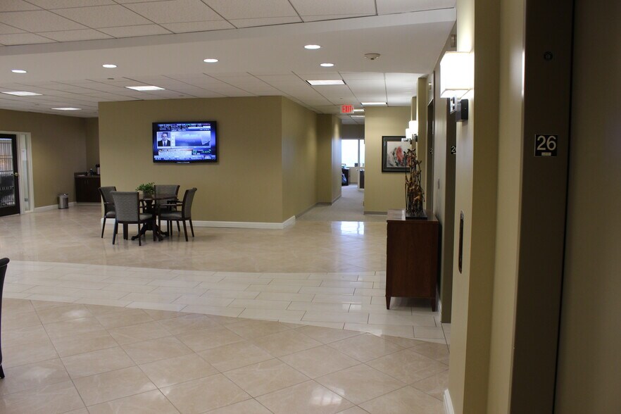 More Photos Of 462 S Fourth St, Louisville Office For Sale