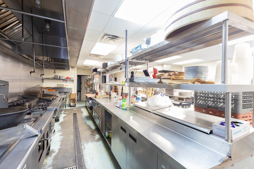 More Photos Of 7815 E US Hwy 80, Savannah Restaurant For Sale