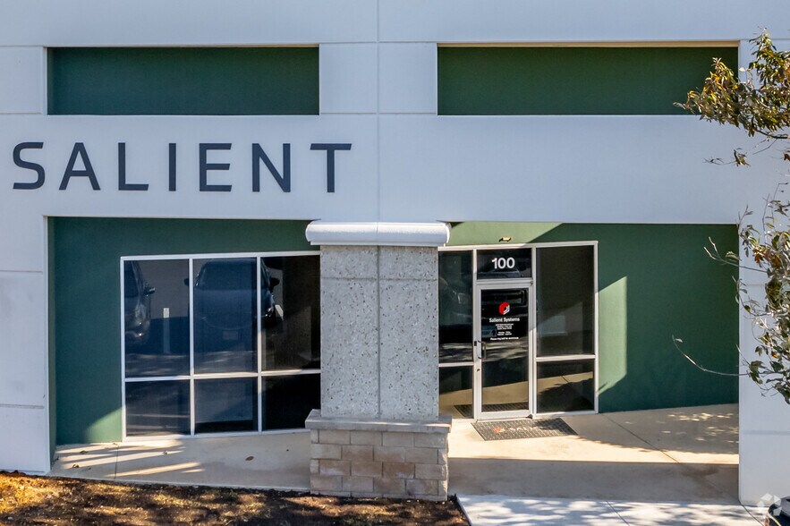 More Photos Of 4616 W Howard Ln, Austin Flex For Lease