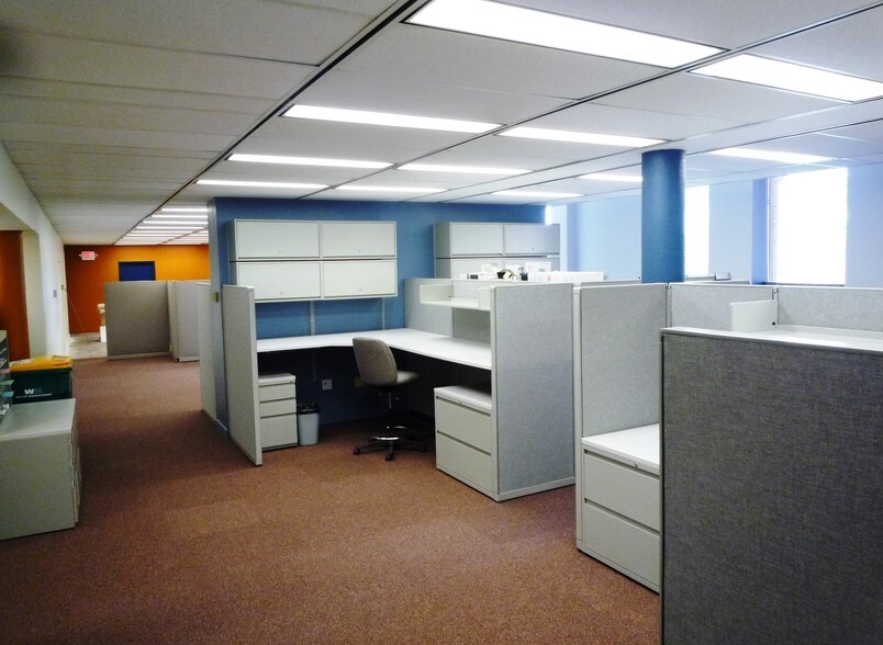 More Photos Of 1 Campbell Plz, Saint Louis Office For Lease