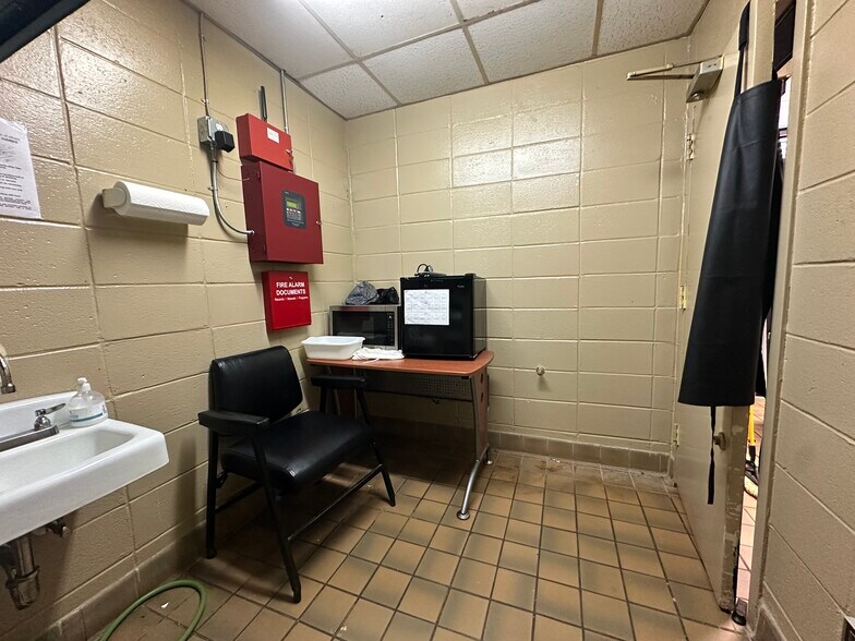 More Photos Of 504 Martin Luther King Jr Dr, Greensboro Daycare Center For Sale