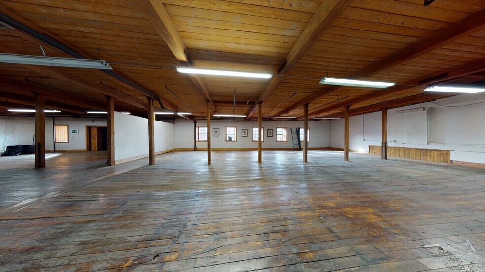 More Photos Of 119 R Foster St, Peabody Warehouse For Lease