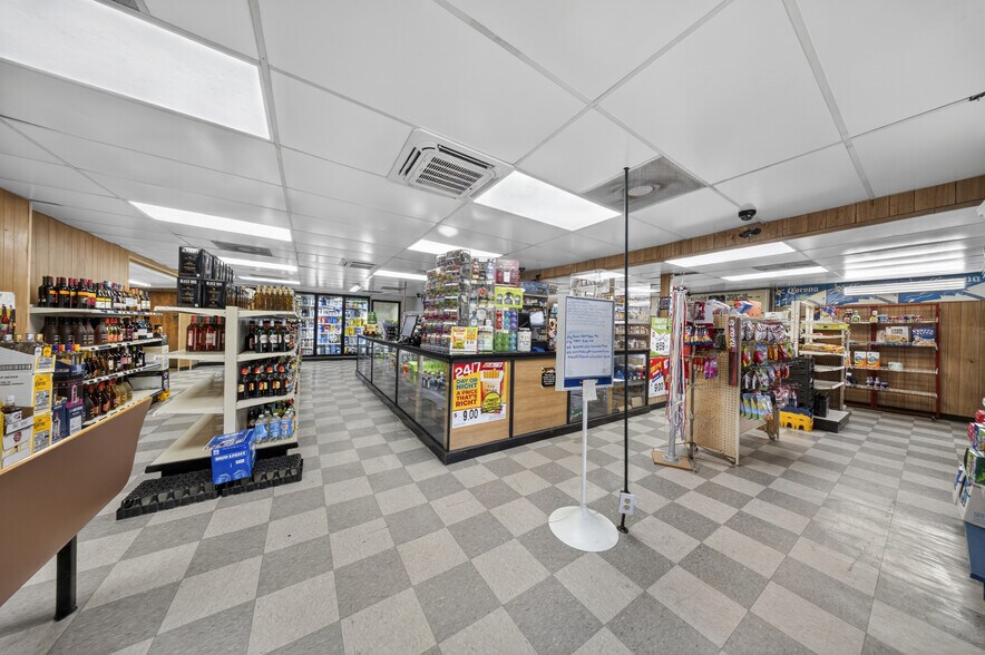 More Photos Of 105 Whiteleysburg Rd, Greensboro Convenience Store For Sale