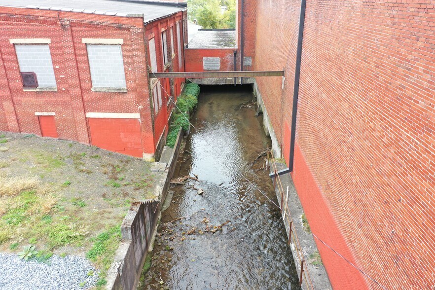 More Photos Of 50 Kennedy St, Chambersburg Warehouse For Sale