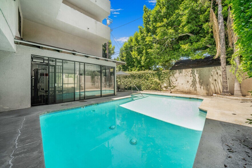 More Photos Of 4651 Cahuenga Blvd, North Hollywood Apartments For Sale