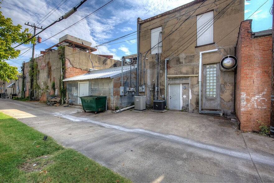 More Photos Of 1213 Washington St, Commerce Storefront Retail Office For Sale