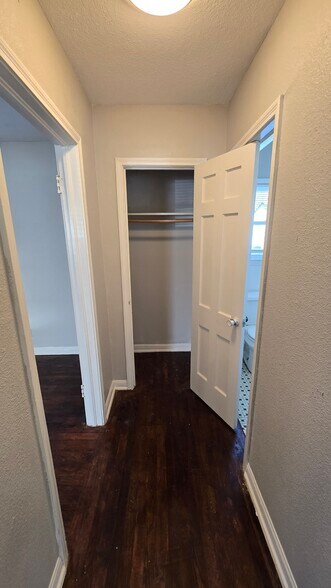 More Photos Of 323 Claremont Ave, San Antonio Multifamily For Sale