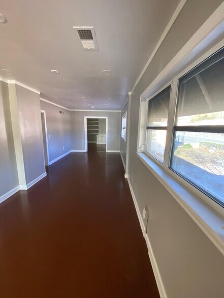 More Photos Of 1617 Ashley River Rd, Charleston Freestanding For Lease