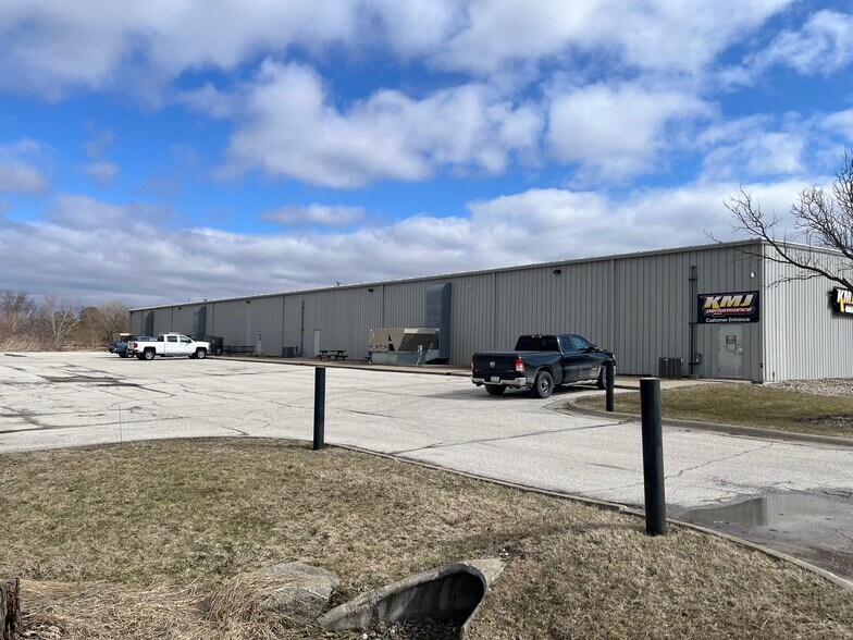 More Photos Of 107 Industrial Park Rd, Story City Warehouse For Sale