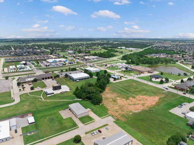 More Photos Of 301 S Yukon Pky, Yukon Land For Sale