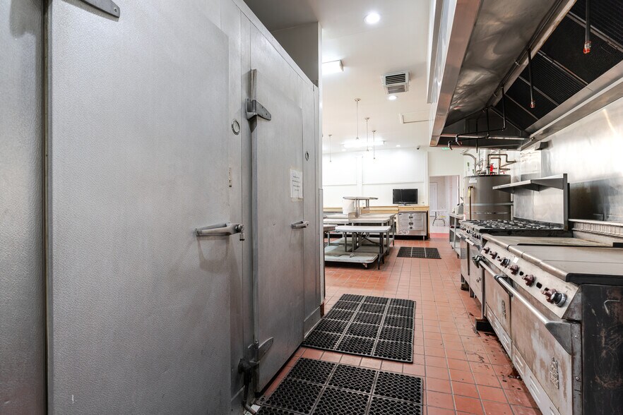 More Photos Of 401 E Colorado St, Glendale Lodge Meeting Hall For Lease
