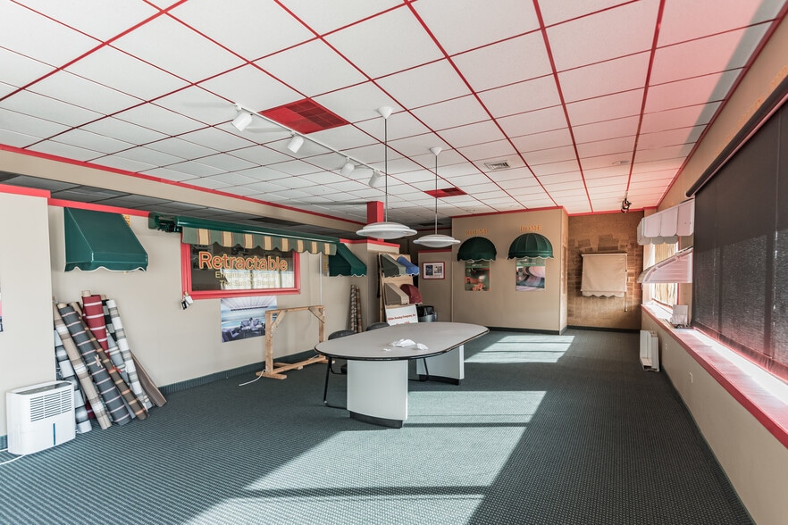 More Photos Of 65 E Fayette St, Uniontown Showroom For Sale