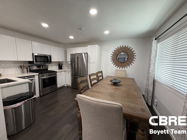 More Photos Of 22607 14th St, Newhall Apartments For Sale