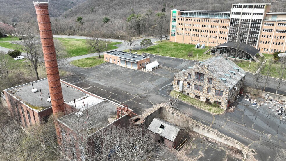 More Photos Of 101 Broad St, Ashland Hospital For Sale