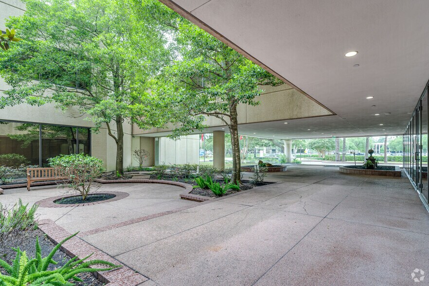 More Photos Of 14701 St. Marys Ln, Houston Unknown For Lease