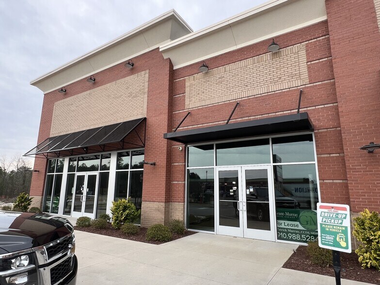 More Photos Of 9566 Cliffdale Rd, Fayetteville General Retail For Lease