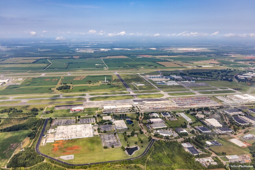 More Photos Of 1816 SW Remington Trl, Huntsville Manufacturing For Lease