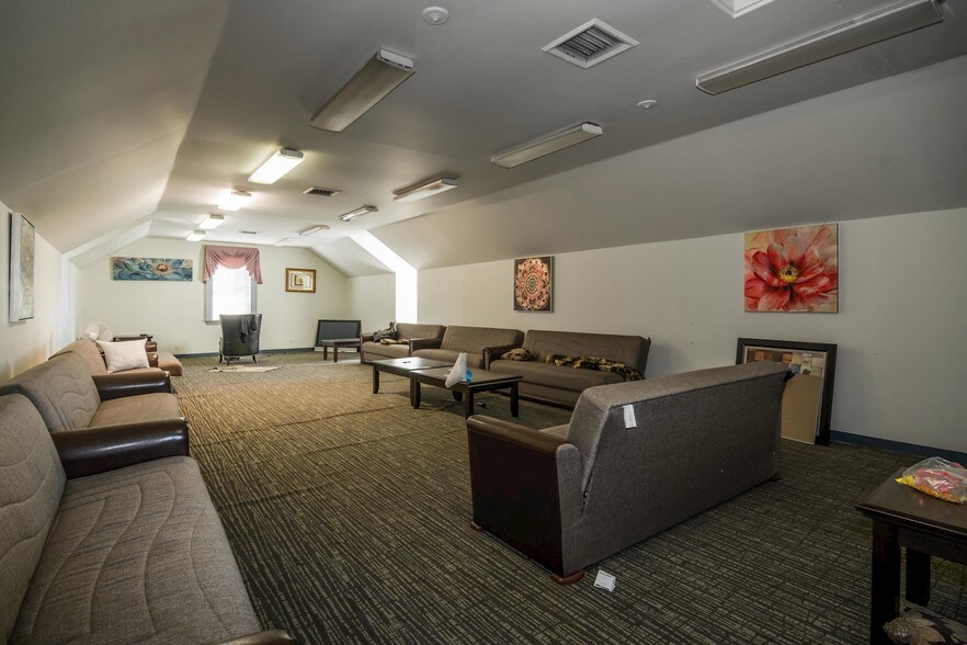 More Photos Of 6024 E Virginia Beach Blvd, Norfolk Office For Sale