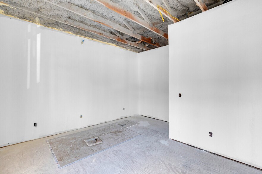 More Photos Of 737 Bridgeport Ave, Shelton Storefront For Lease