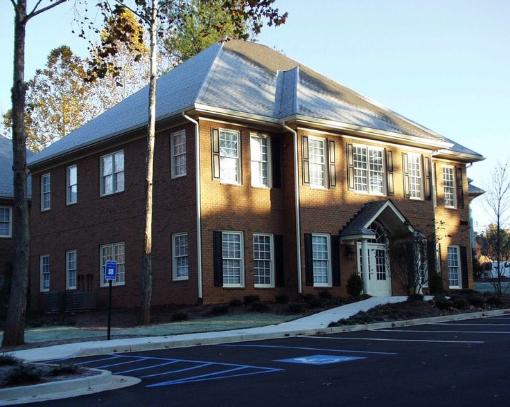 Primary Photo Of 295 W Crossville Rd, Roswell Office For Lease