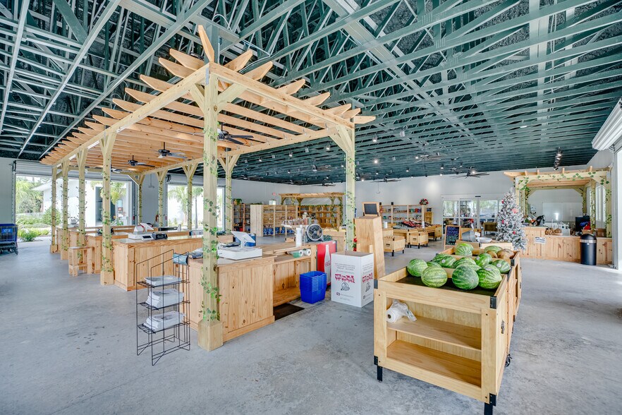 More Photos Of 3700 9th St SW, Vero Beach Restaurant For Sale