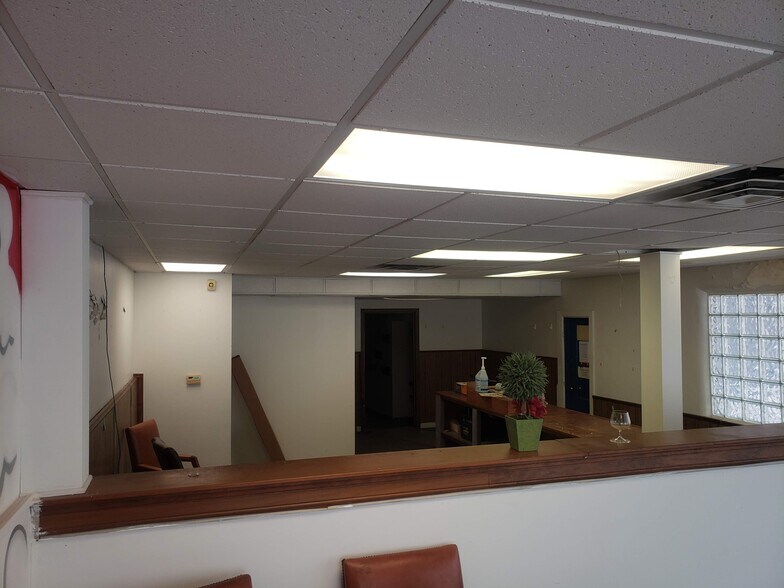 More Photos Of 3528 Warsaw Ave, Cincinnati Light Distribution For Lease