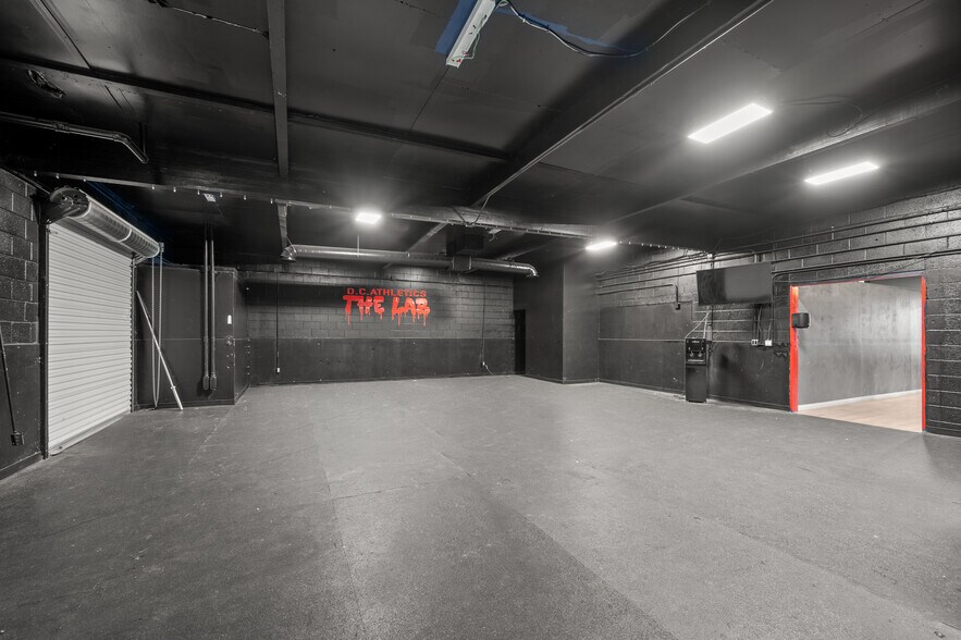 More Photos Of 8020 Ronson Rd, San Diego Warehouse For Lease