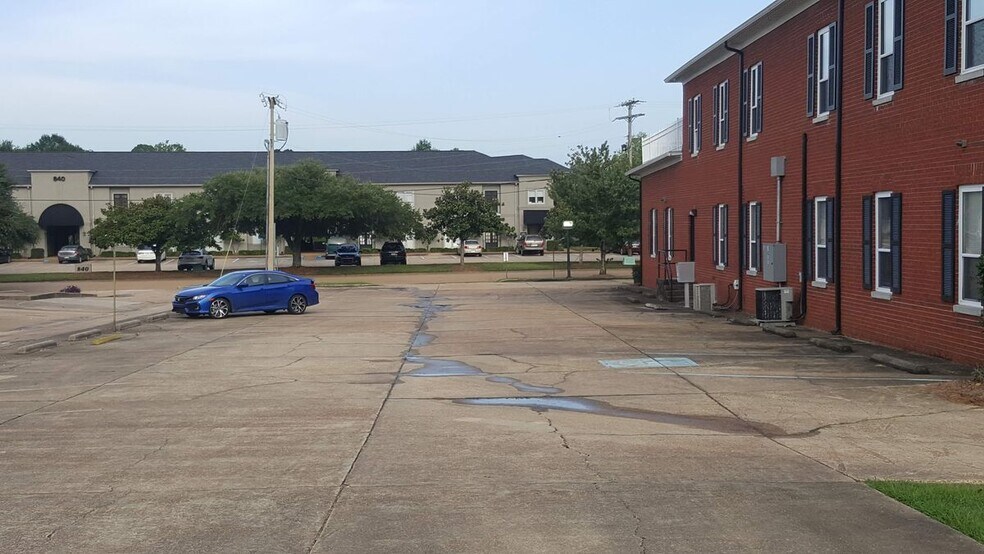 More Photos Of I-55 North Frontage, Jackson Office For Sale