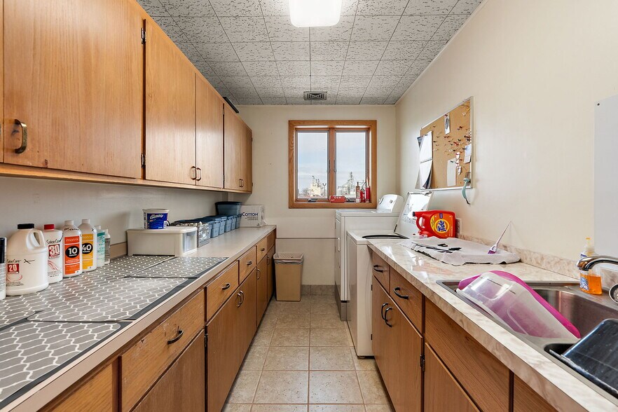 More Photos Of 101 S Main St, Pine Island General Retail For Sale