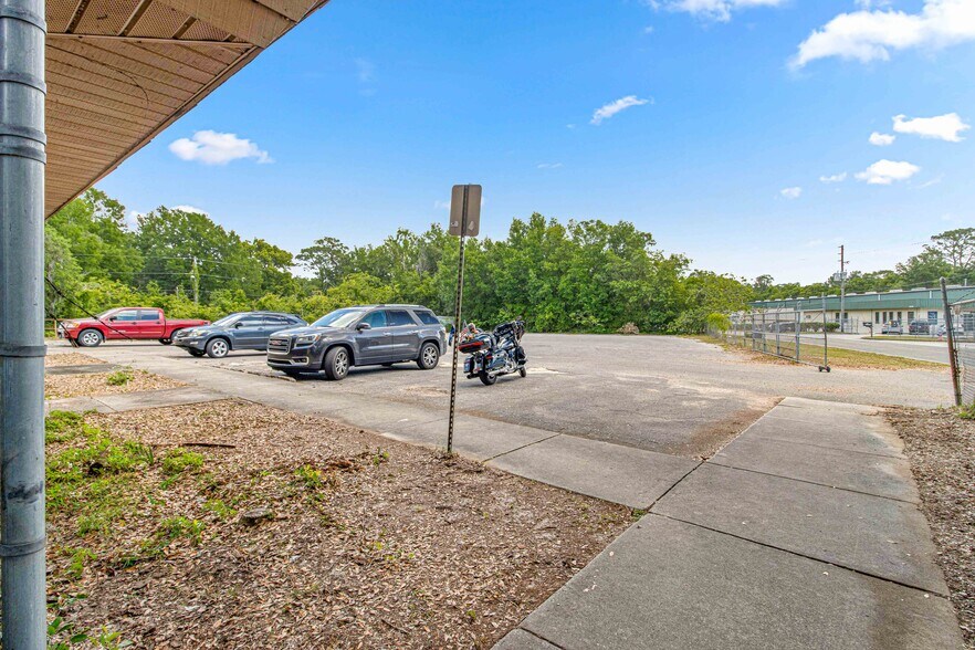 More Photos Of 1031 NE 16th St, Ocala Manufacturing For Sale