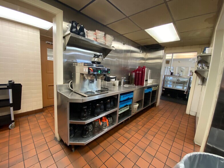 More Photos Of 74 Rowe Rd, Staunton Restaurant For Sale