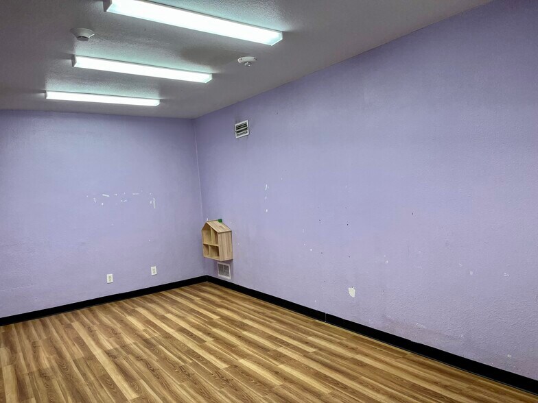 More Photos Of 2317 Handley Dr, Fort Worth General Retail For Sale