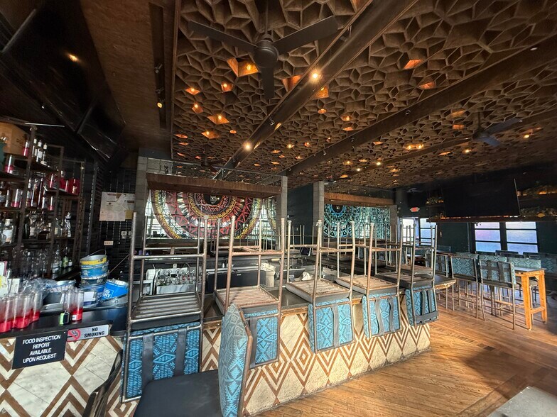 More Photos Of 4935 N Mesa St, El Paso Restaurant For Lease