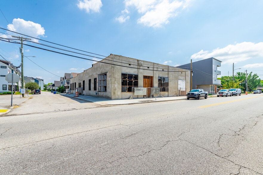 More Photos Of 615 E Main St, Chattanooga General Retail For Lease